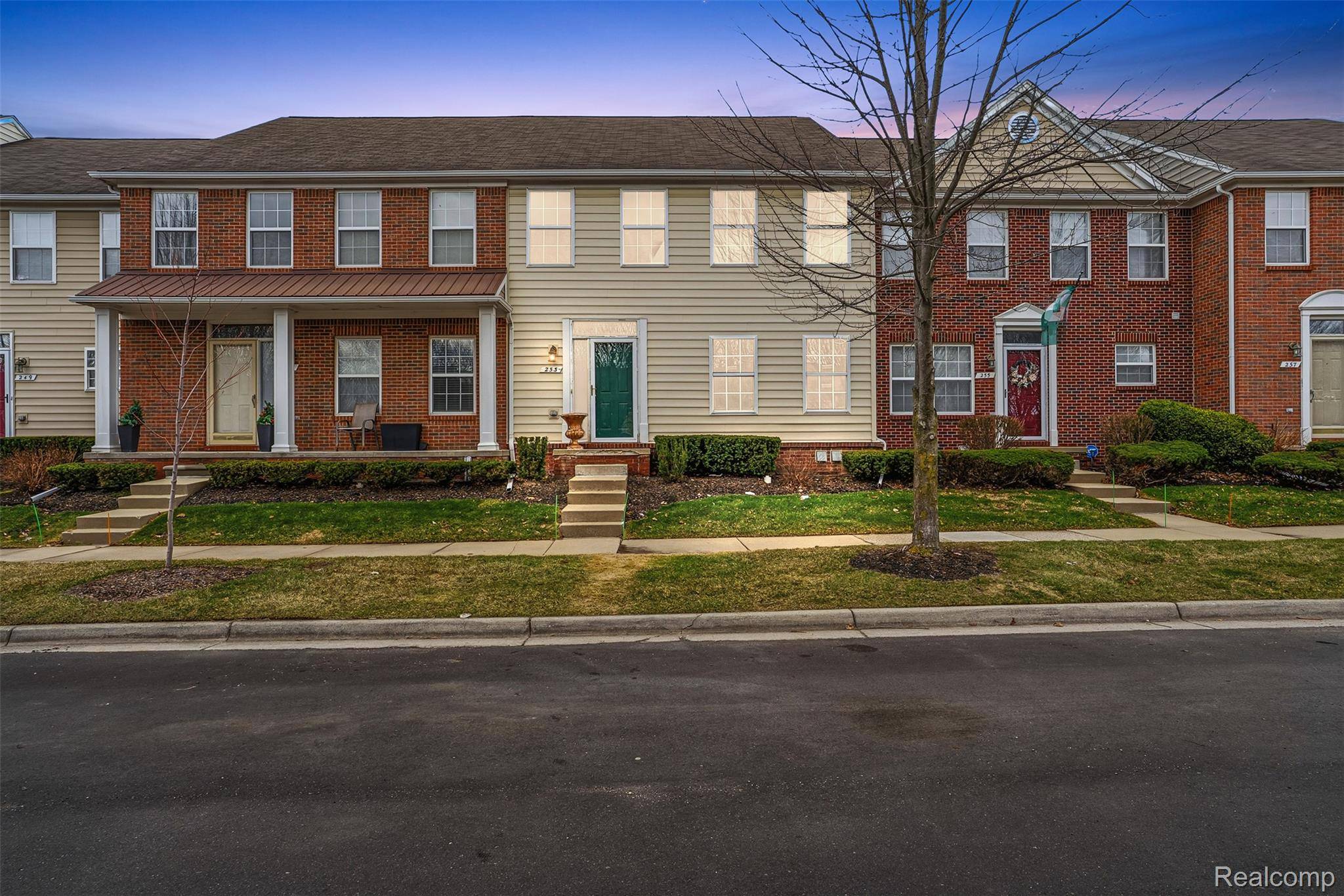 253 Stonegate W, Pontiac, MI 48341