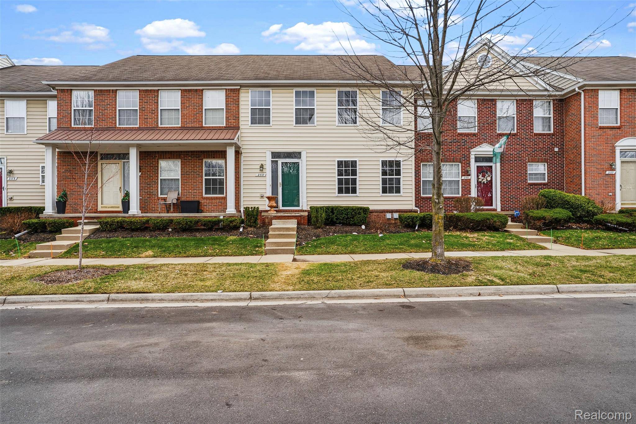 253 Stonegate W, Pontiac, MI 48341