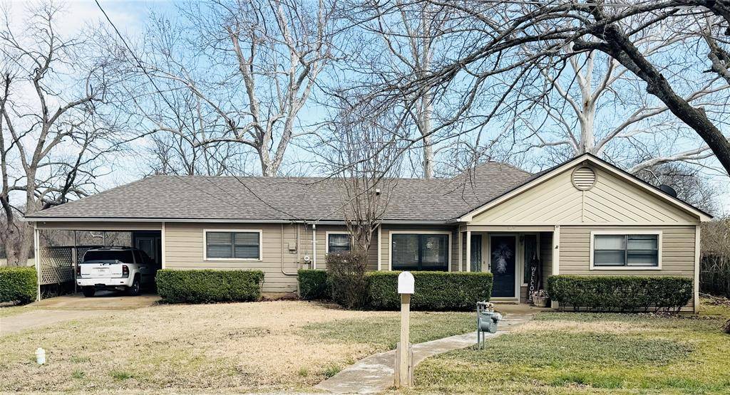 429 S Broadway Street, Bells, TX 75414