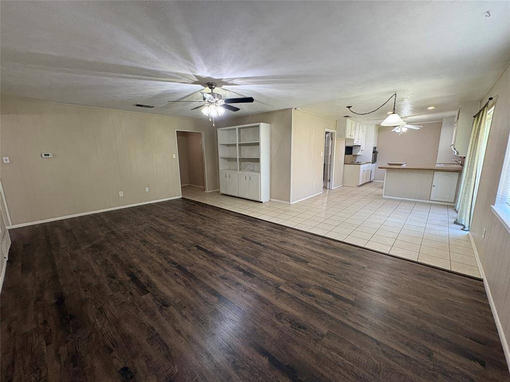 1111 Duane Street, Benbrook, TX 76126