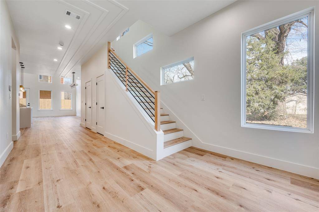 407 Bobbie Street, Dallas, TX 75203