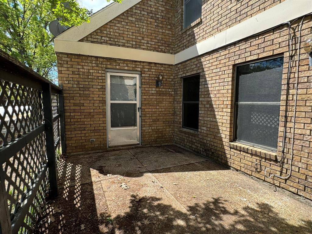 3400 Ambassador Row, Dalworthington Gardens, TX 76013