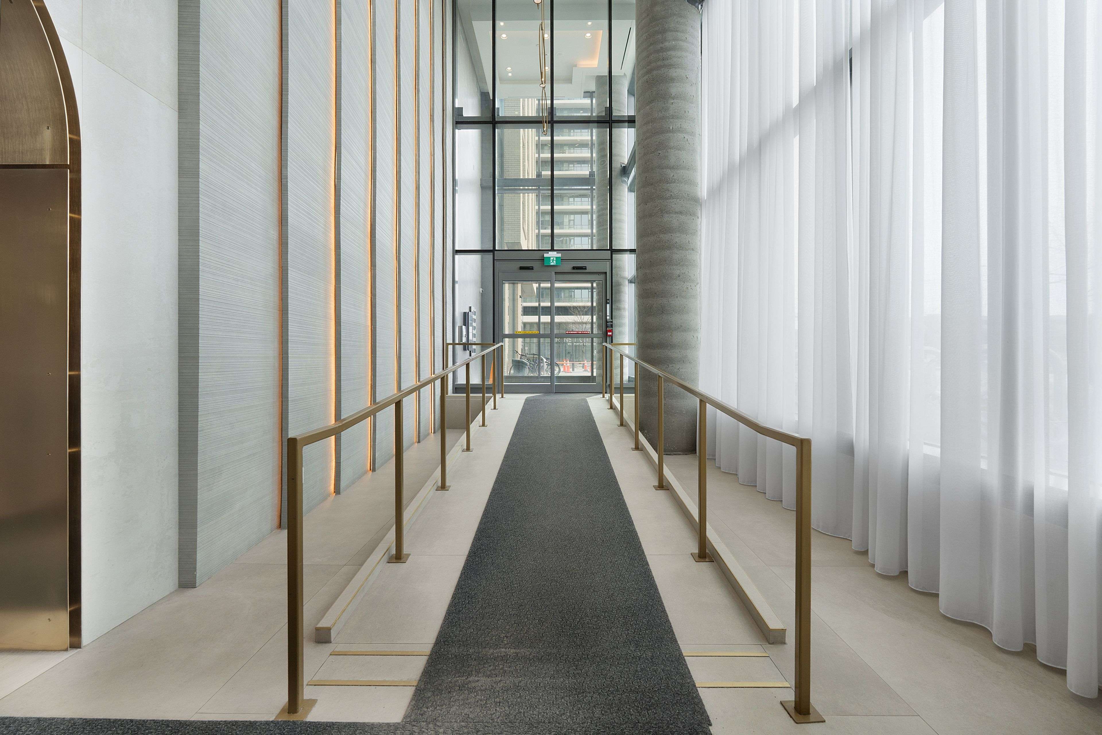 1000 Portage Pkwy #310, Vaughan, ON L4K 0L1