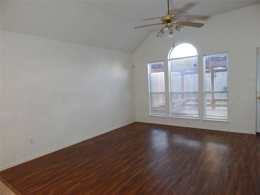 804 Sansome Drive, Arlington, TX 76018