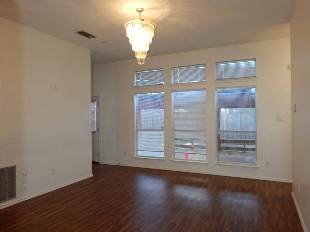 804 Sansome Drive, Arlington, TX 76018