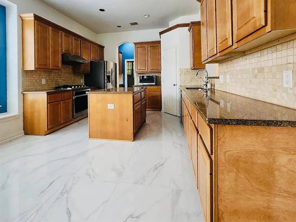 2742 Hidden Knoll Trail, Frisco, TX 75034