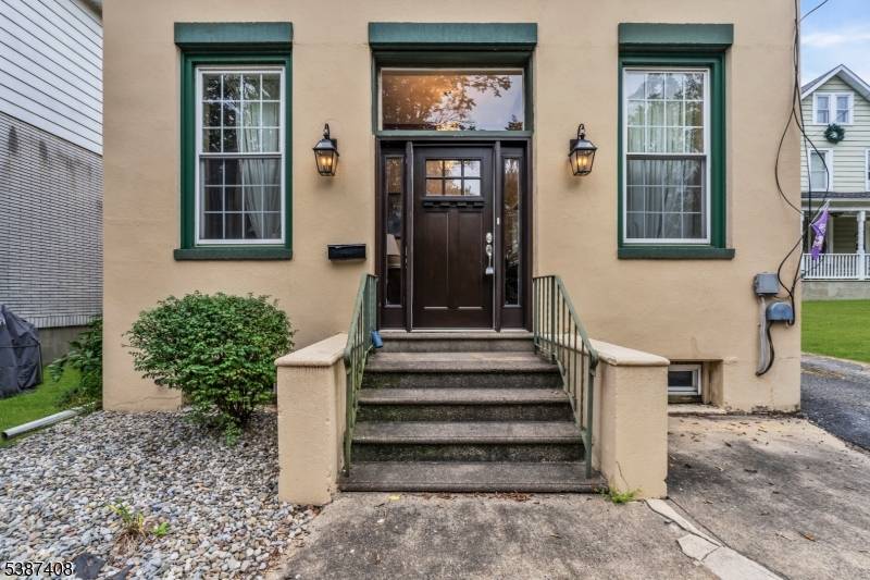 933 Lee Ave, Alpha Boro, NJ 08865