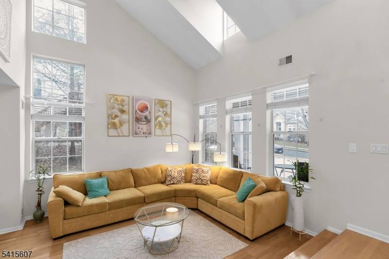 9 Hartley Ln, Bernards Twp., NJ 07920