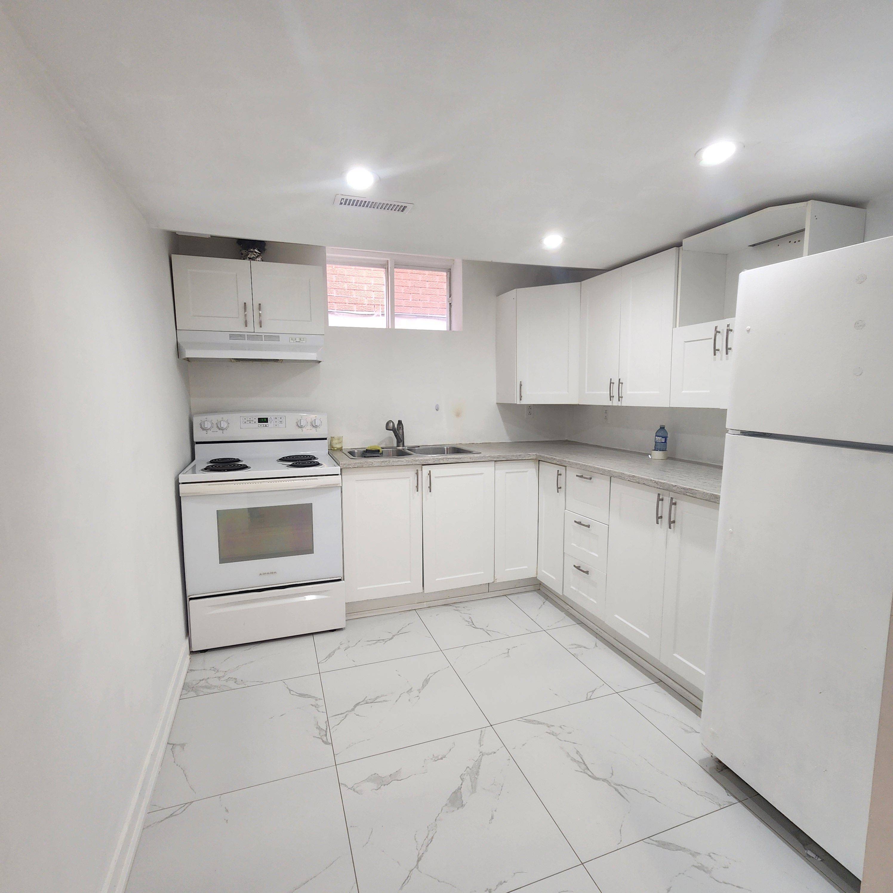 38 Ferguson DR #B, Barrie, ON L4N 7B4