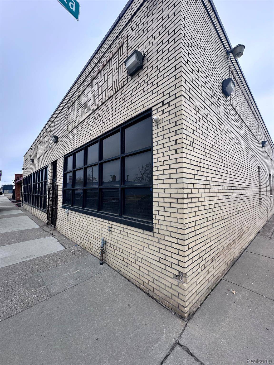 18600 WYOMING ST, Detroit, MI 48221