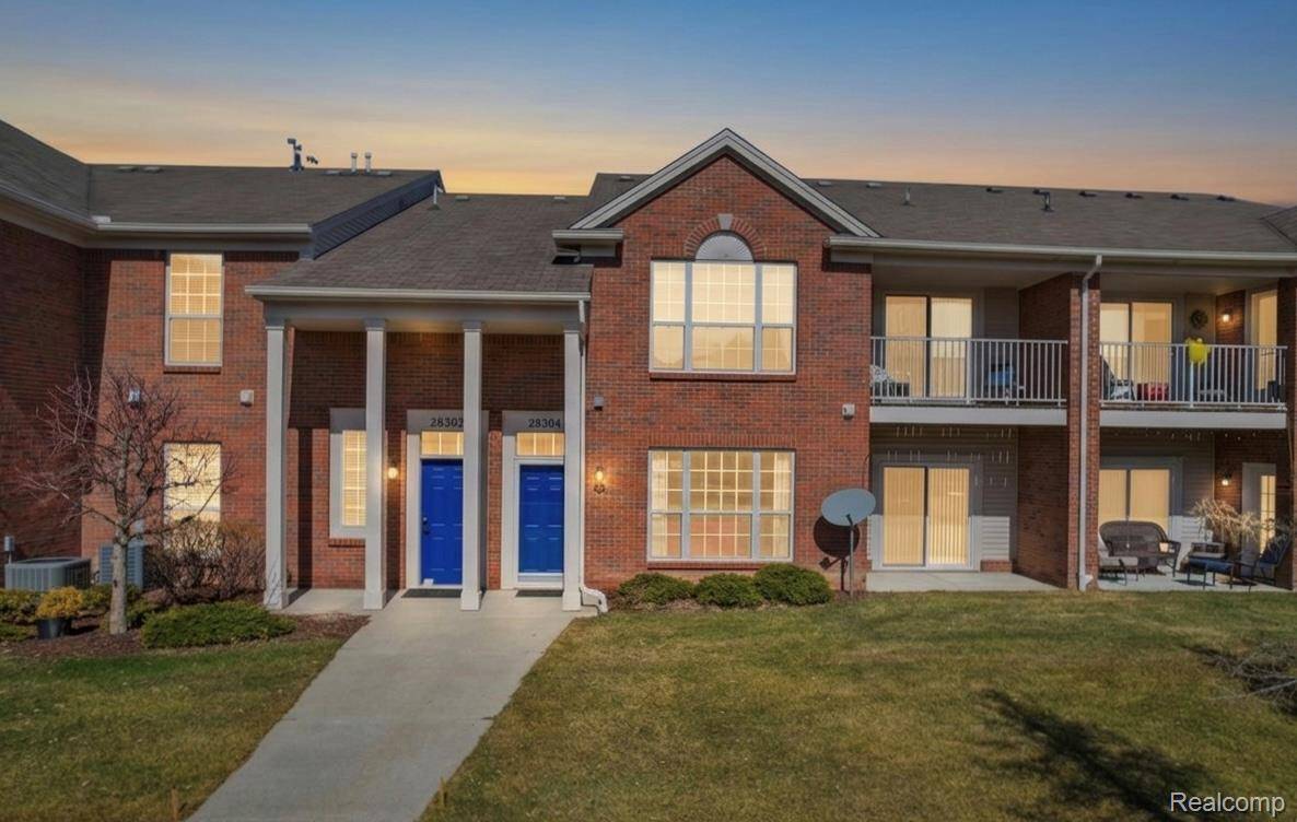 28304 Adler Park DR S, Chesterfield Township, MI 48051