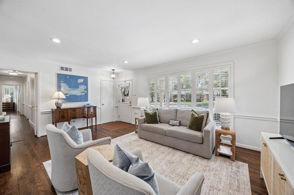 6565 Danbury Lane, Dallas, TX 75214