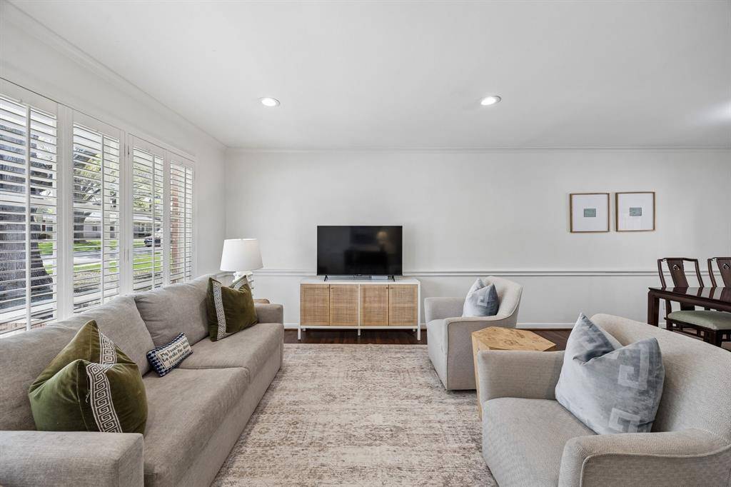 6565 Danbury Lane, Dallas, TX 75214