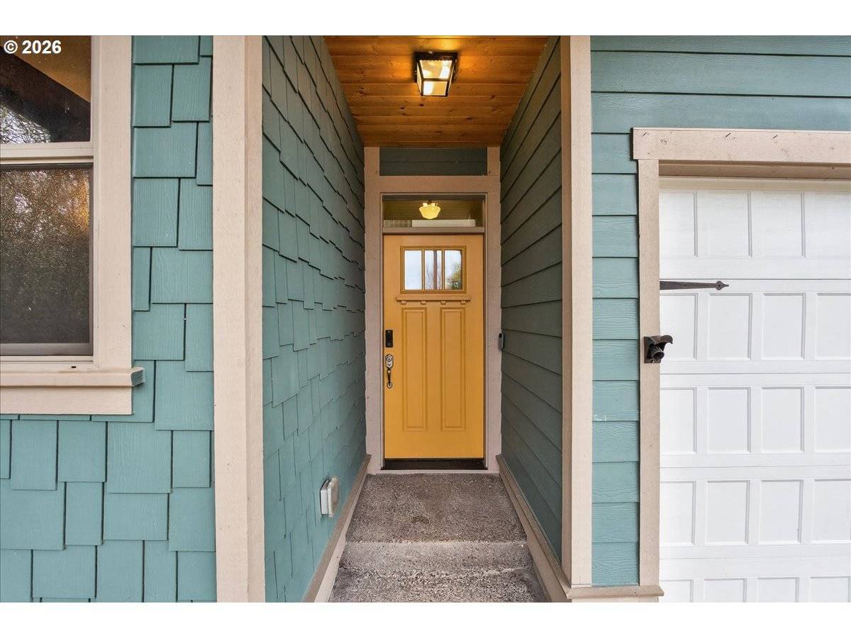 561 N DECLARATION DR, Carlton, OR 97111