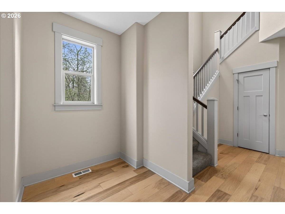 561 N DECLARATION DR, Carlton, OR 97111