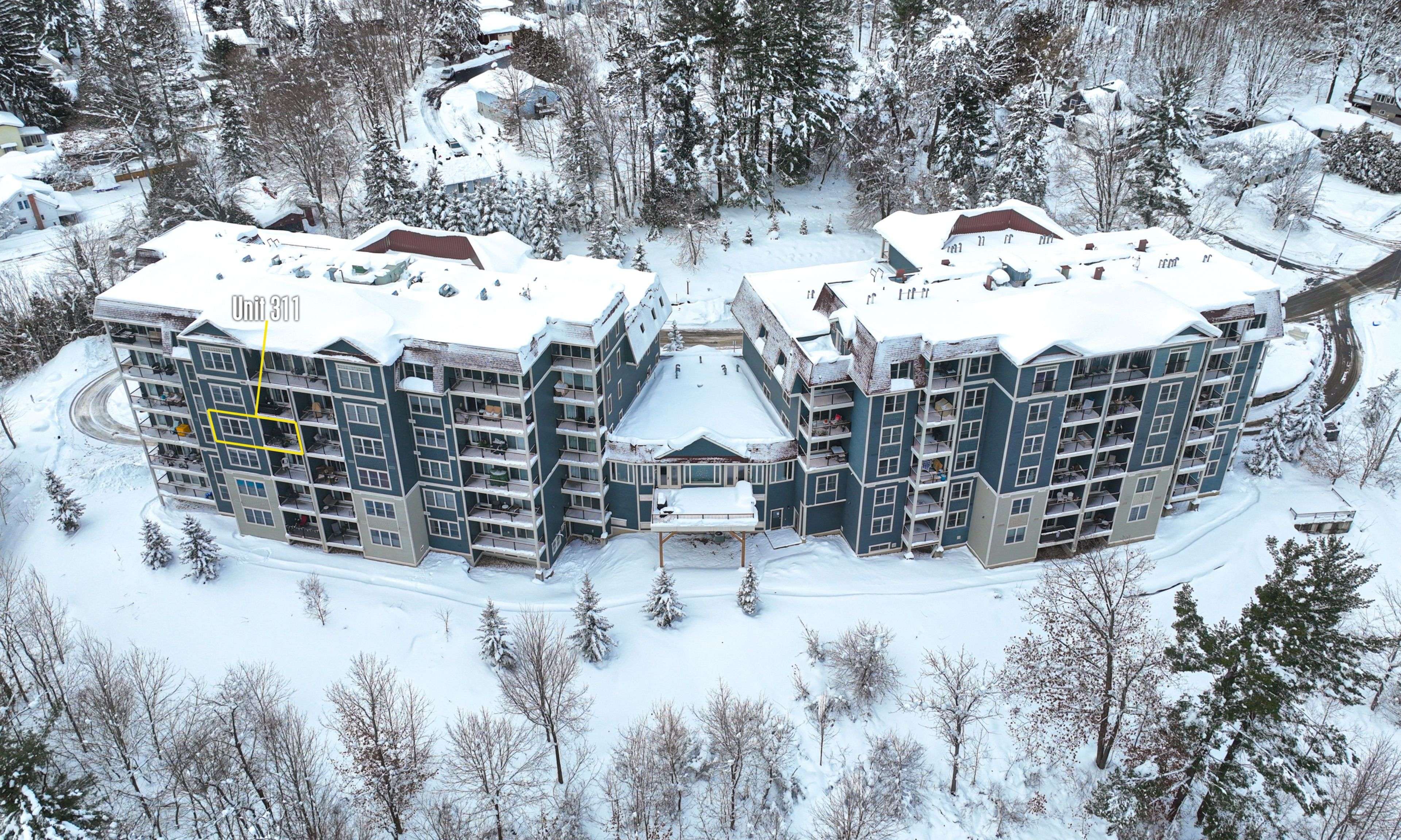 10 Kimberley AVE #B/311, Bracebridge, ON P1L 0A6