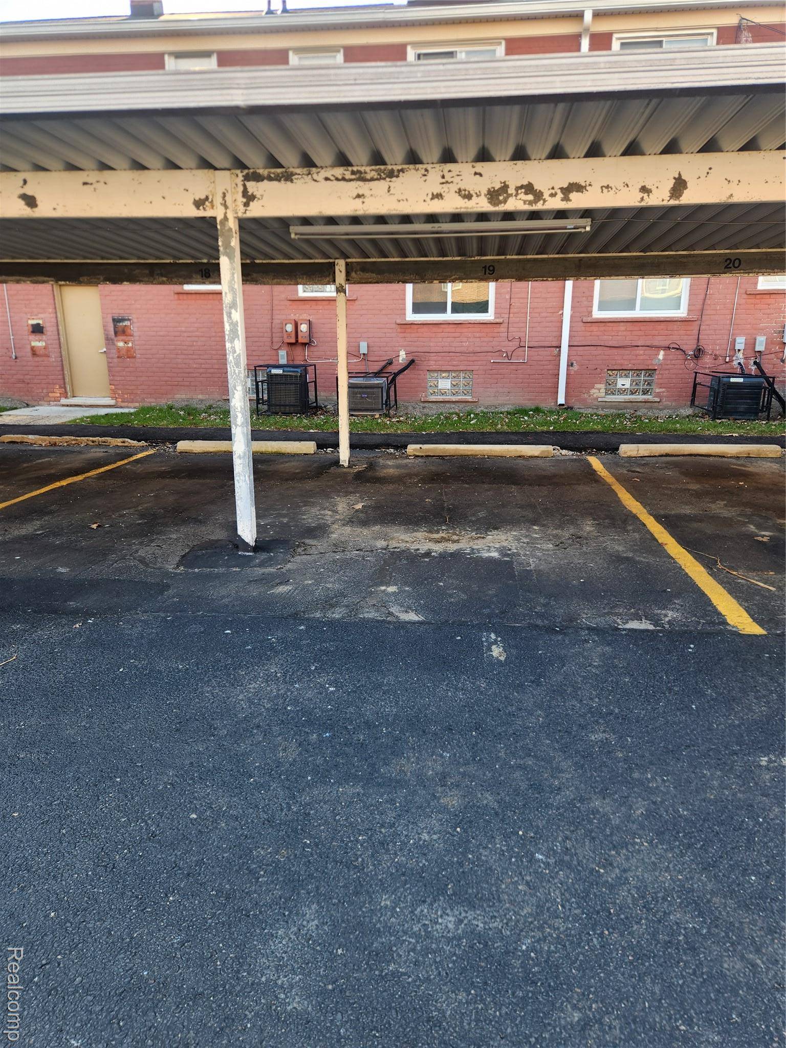 20248 Schaefer HWY, Detroit, MI 48235