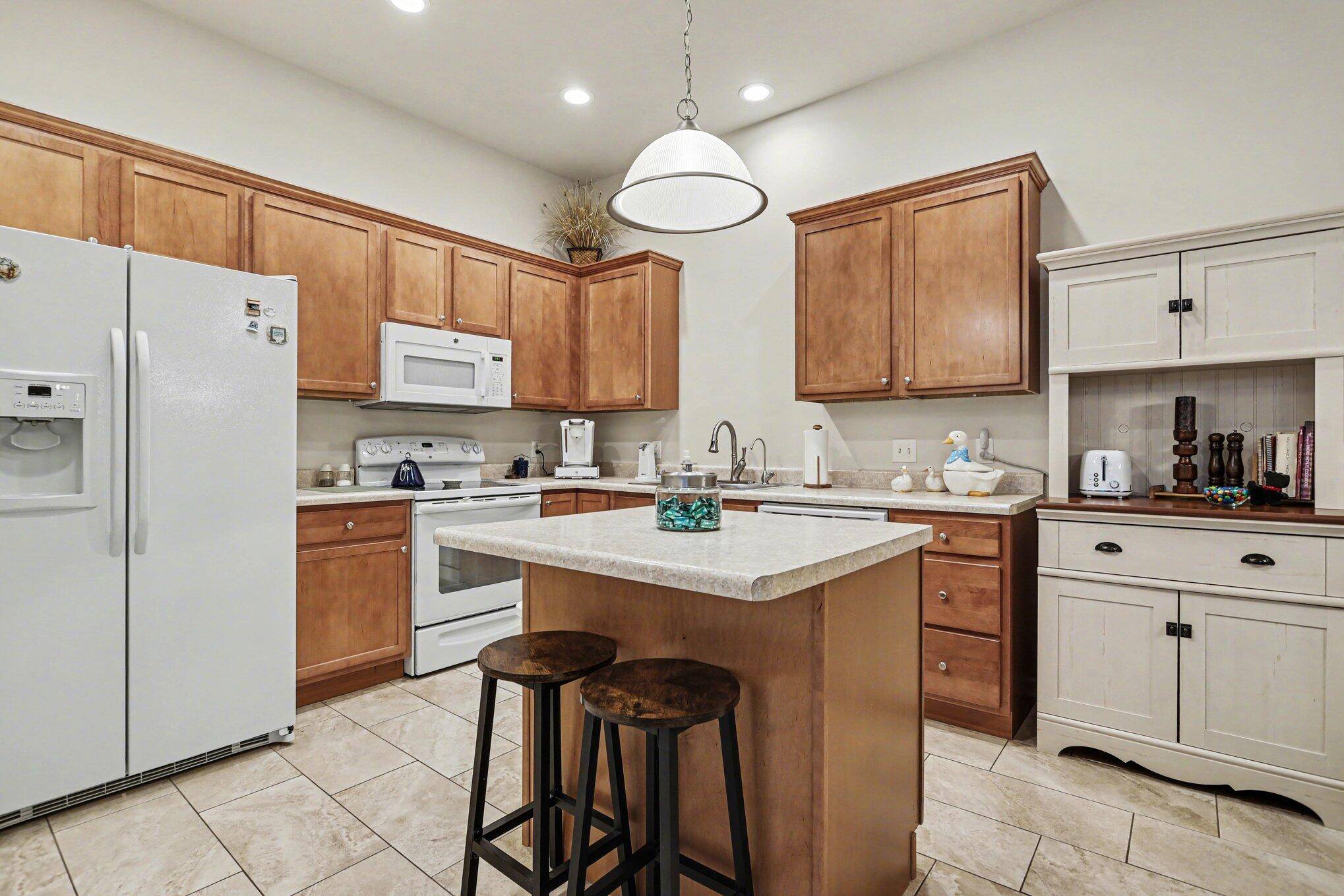 10475 Hammock CIR, Portage City, MI 49024