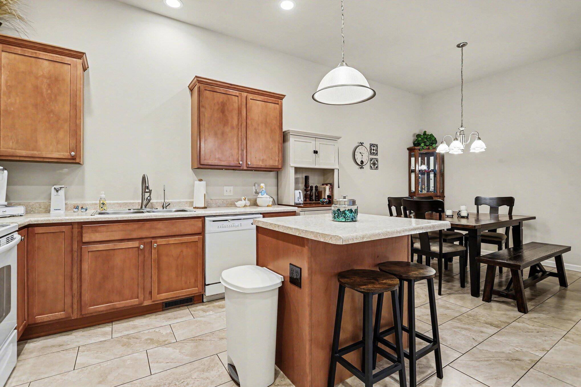 10475 Hammock CIR, Portage City, MI 49024