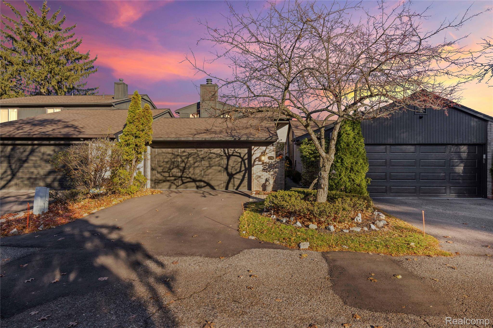 4261 Wabeek Lake DR S, Bloomfield Hills, MI 48302