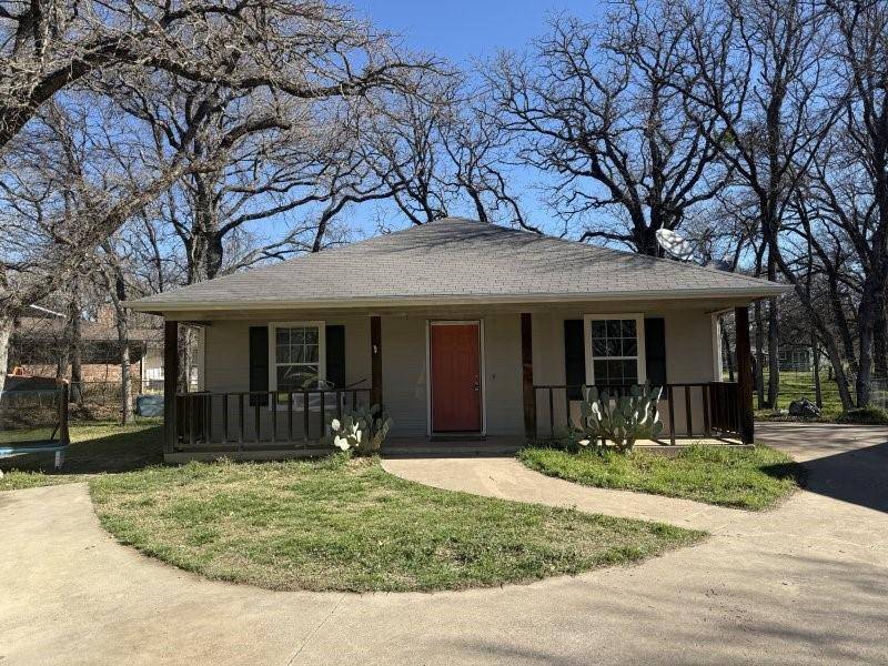 900 Reese Lane, Azle, TX 76020