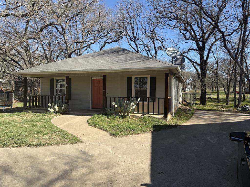 900 Reese Lane, Azle, TX 76020