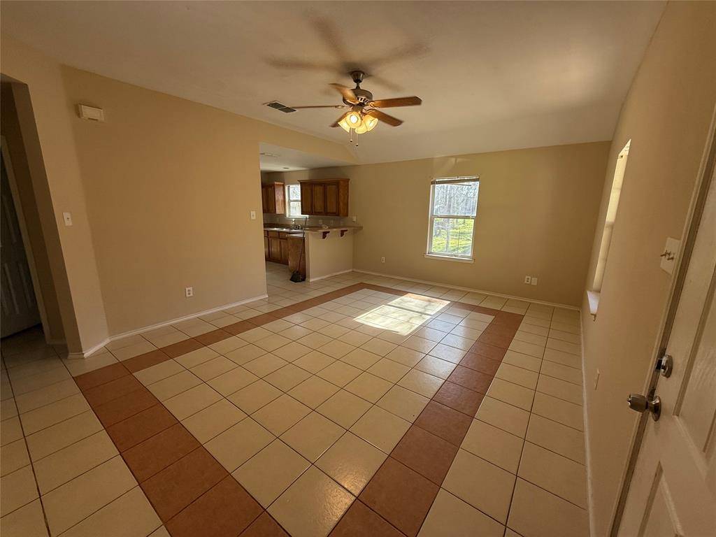900 Reese Lane, Azle, TX 76020