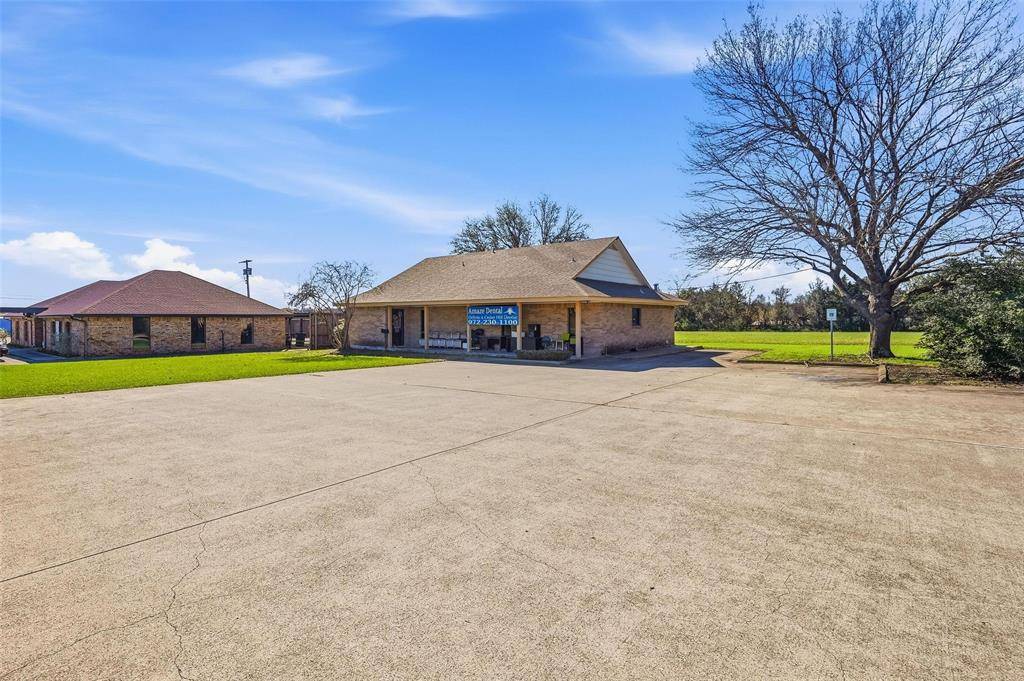 216 Dalton Drive, Desoto, TX 75115