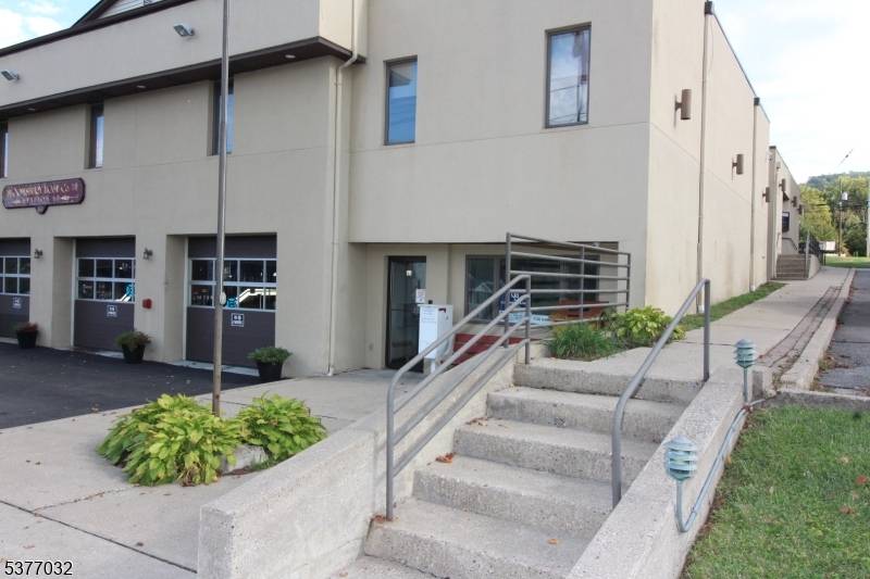 91 Brunswick Ave, Bloomsbury Boro, NJ 08804