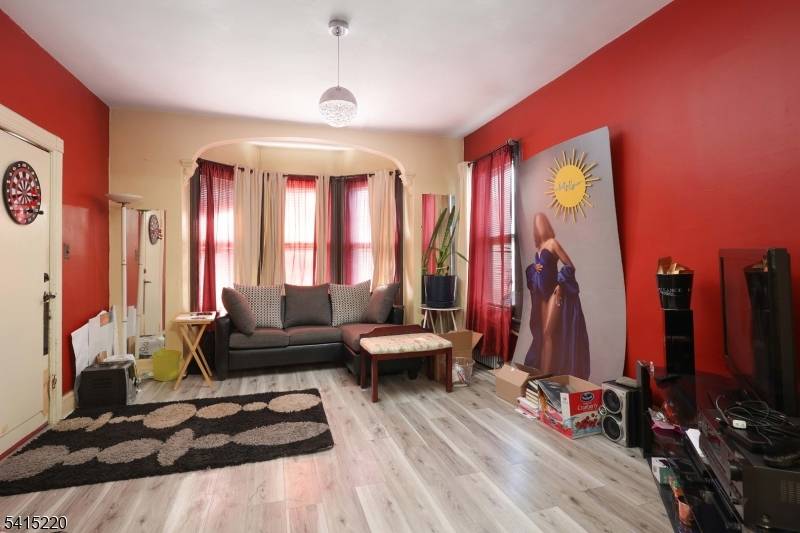 478 Walnut St, Elizabeth City, NJ 07201
