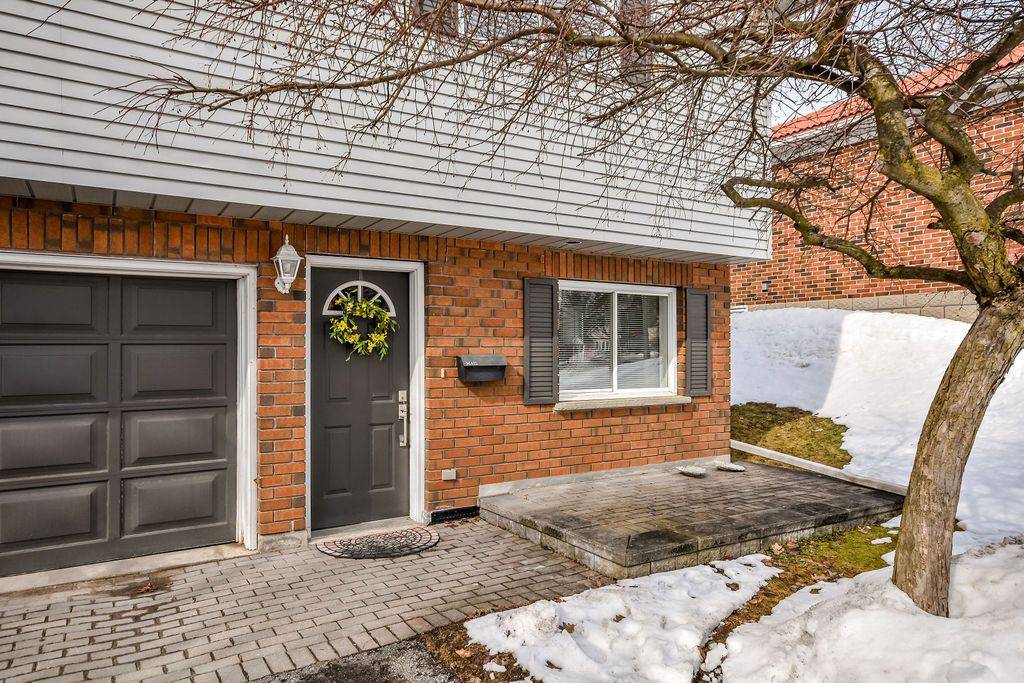 45 Dallas ST, Orillia, ON L3V 7T8