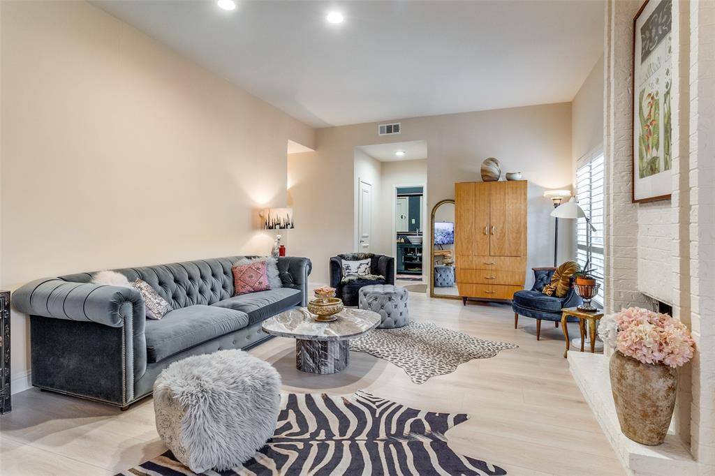 10433 High Hollows Drive #117, Dallas, TX 75230