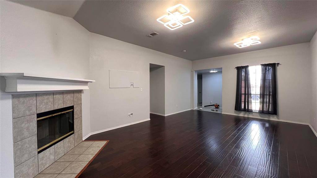 1521 Brookleaf Drive, Arlington, TX 76018