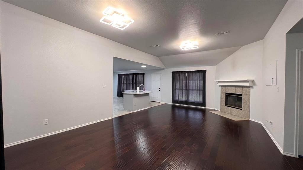 1521 Brookleaf Drive, Arlington, TX 76018