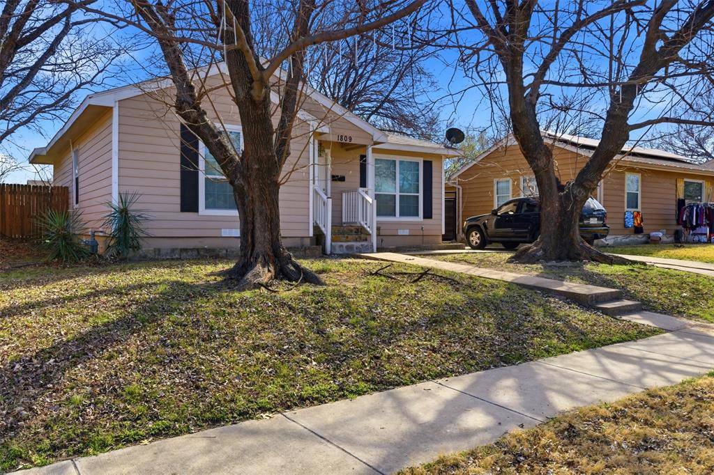 1809 Maple Street, Grand Prairie, TX 75050
