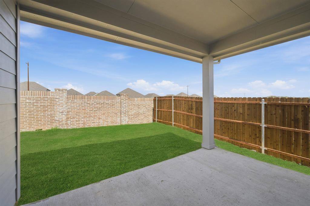 812 Antioch Drive, Princeton, TX 75071