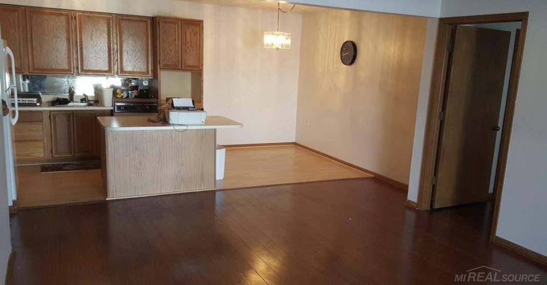 15312 Ashley CT, Macomb Twp, MI 48044