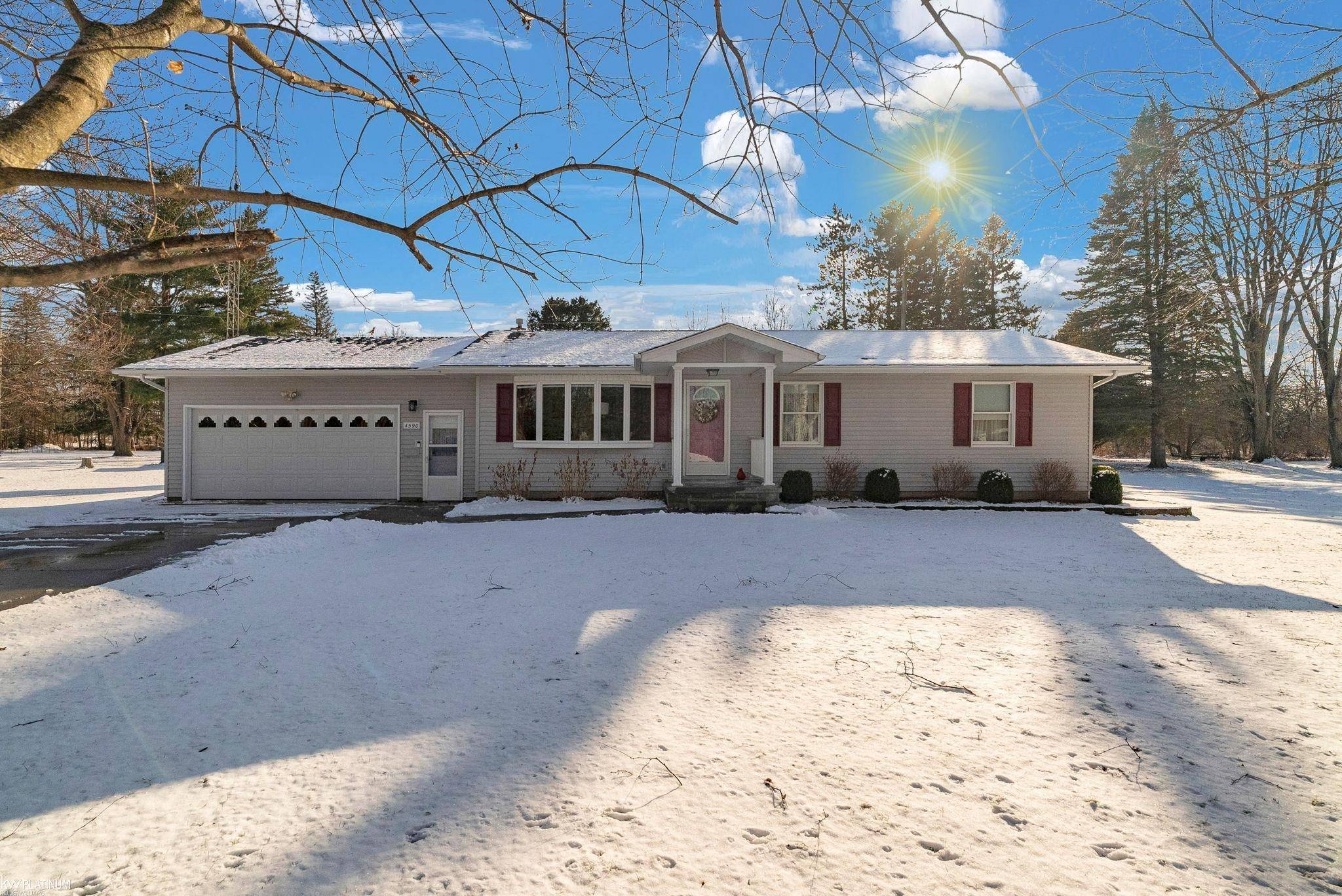 4590 Main ST, Applegate, MI 48401