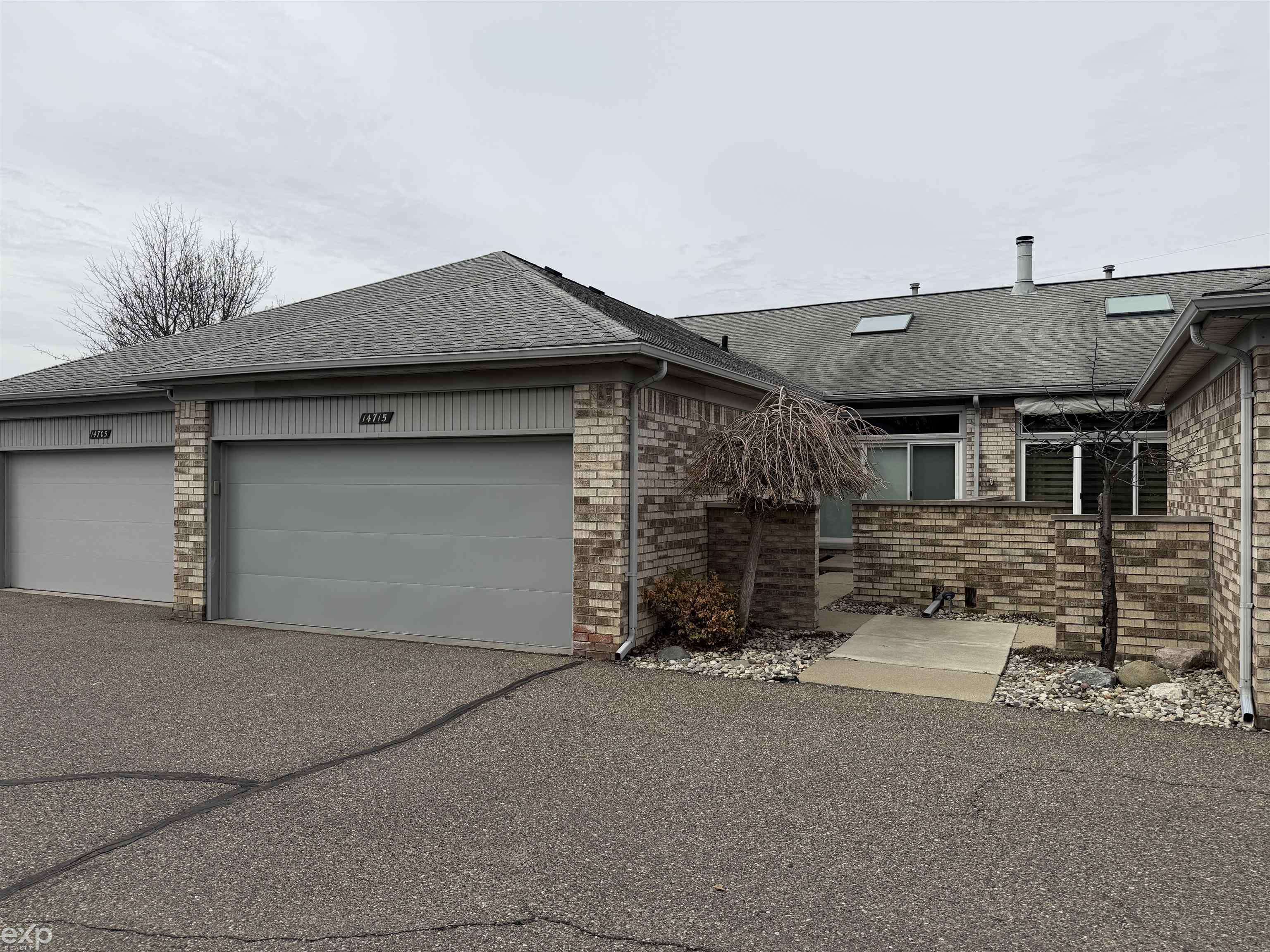 14715 Holly Ct CT, Macomb Twp, MI 48315