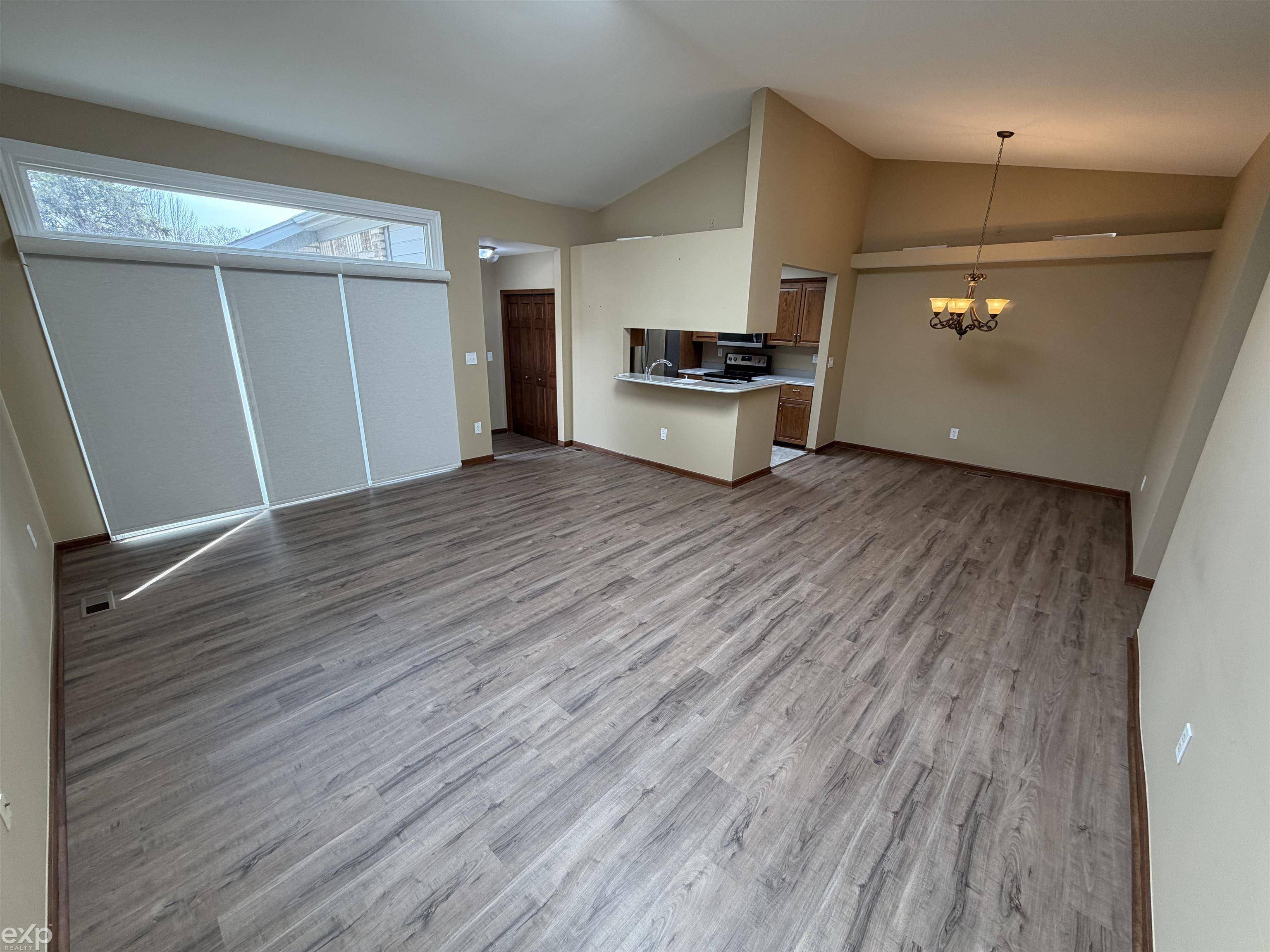 14715 Holly Ct CT, Macomb Twp, MI 48315