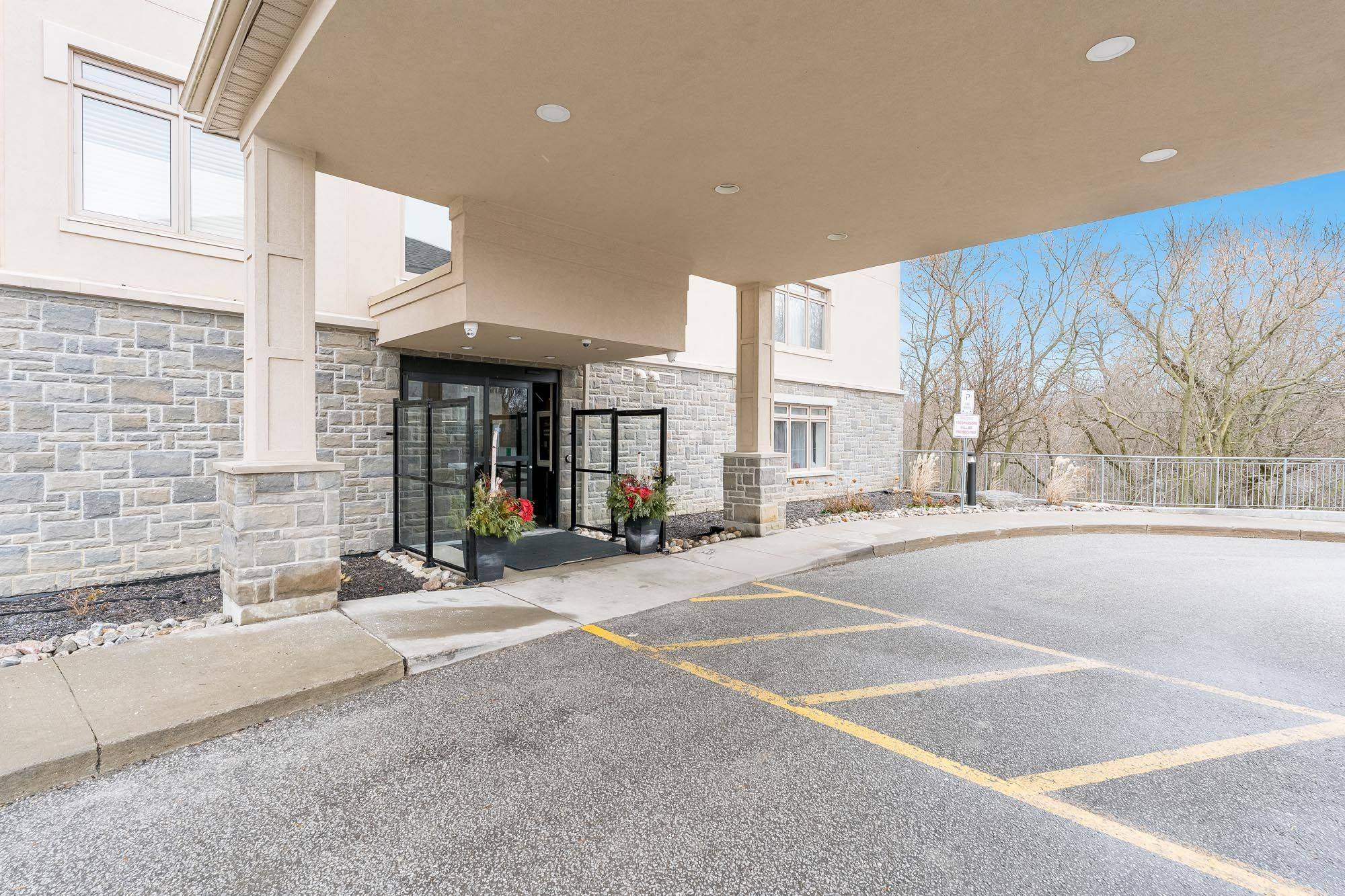 149 Church ST #418, King, ON L0G 1T0