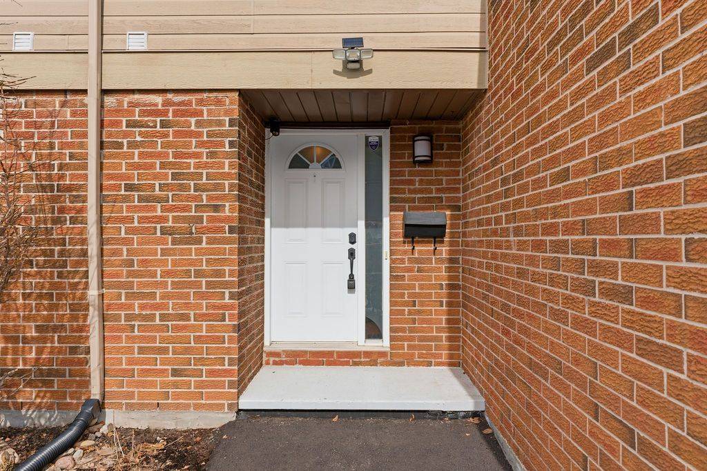 3205 Uplands DR #27, Hunt Club - Windsor Park Village And Area, ON K1V 9T3