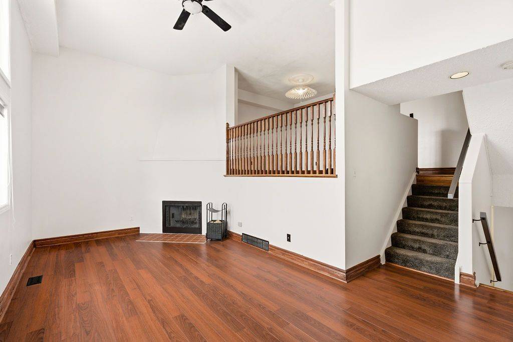 3205 Uplands DR #27, Hunt Club - Windsor Park Village And Area, ON K1V 9T3