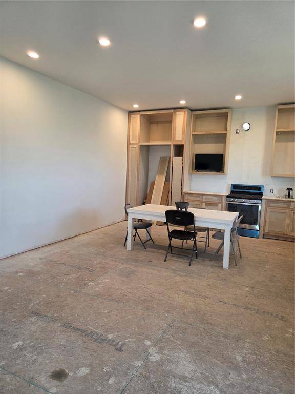 237 Barry Country Court, Barry, TX 75102