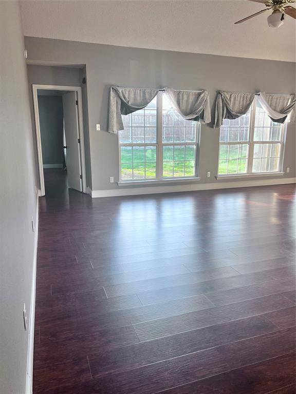 824 Johnston Lane, Cedar Hill, TX 75104