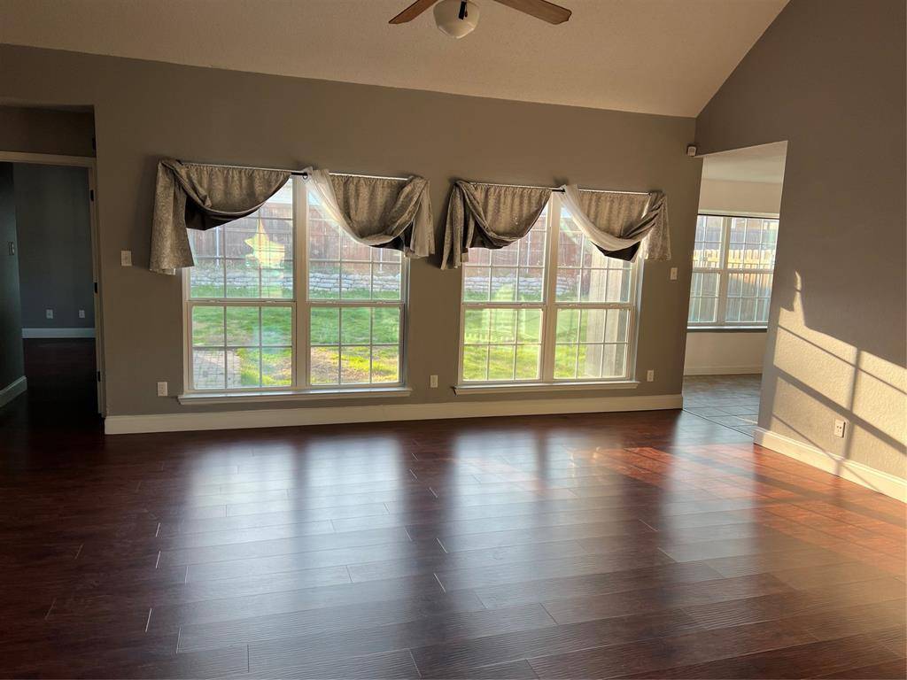 824 Johnston Lane, Cedar Hill, TX 75104