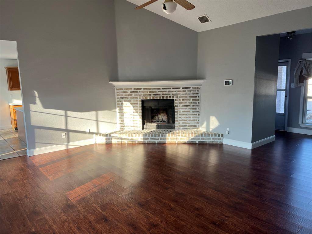 824 Johnston Lane, Cedar Hill, TX 75104