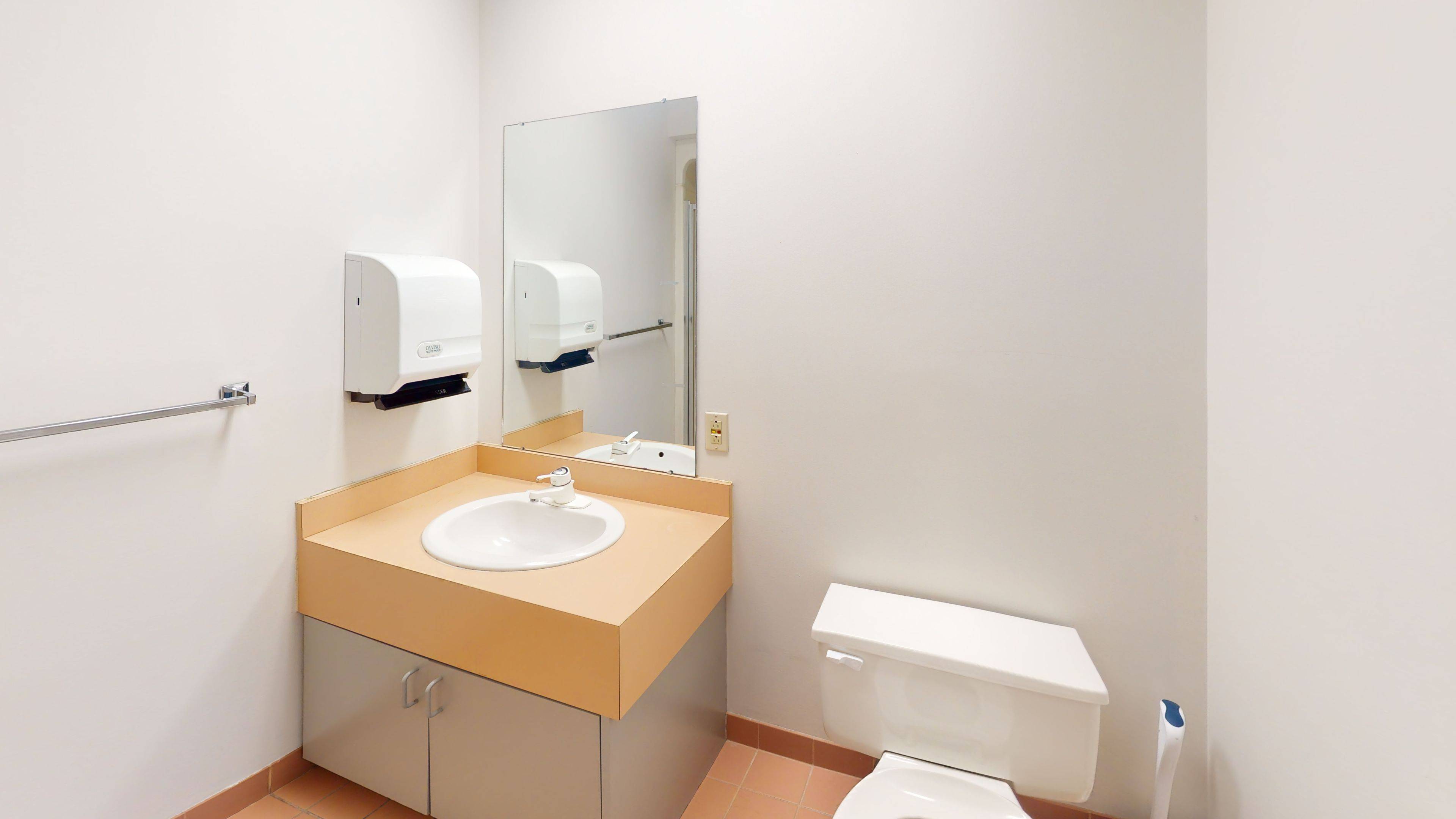 5397 Eglinton AVE #208, Toronto W08, ON M9C 5K6