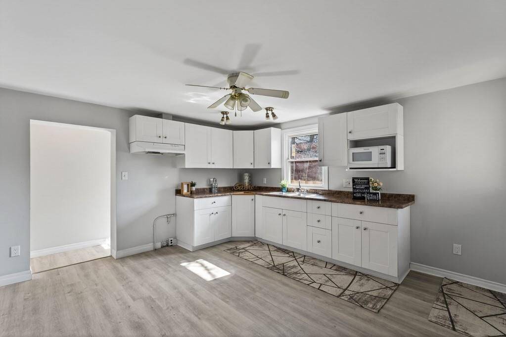 15 Adelaide ST, Grimsby, ON L3M 1X2