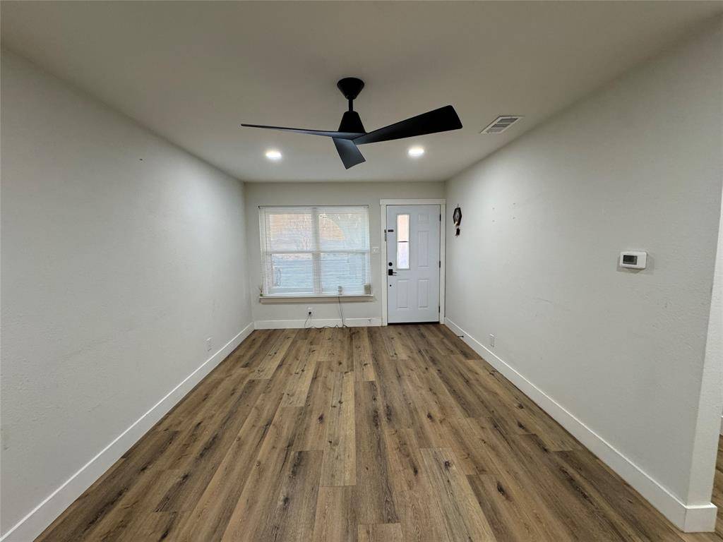 413 SW 14th Street, Grand Prairie, TX 75051